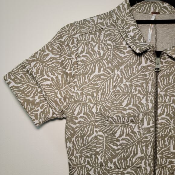 Free People Ellie Zip Front Palm Print Jumpsuit in Color Moss Size Small - Picture 5 of 12